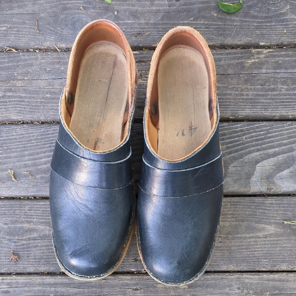 Multnomah Clogs - Picture 3 of 9